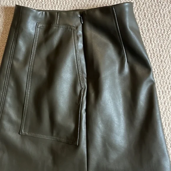 H&M Mini Skirt Vegan Leather Forest Green Pockets size 2 - Picture 6 of 6